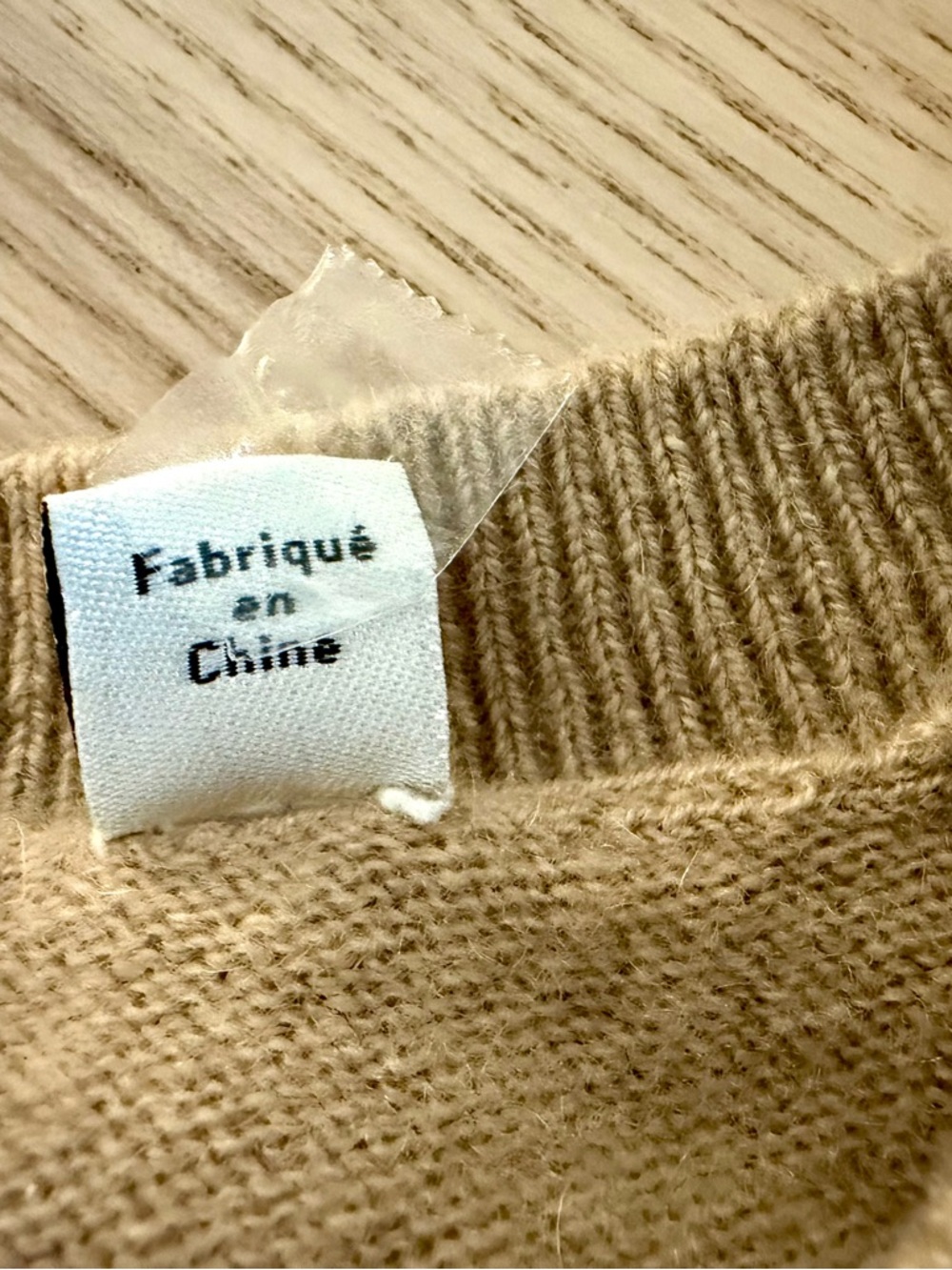 Vince Weekend Casual Cashmere Women’s V-Neck Sweater in Camel, Small - Picture 6 of 16